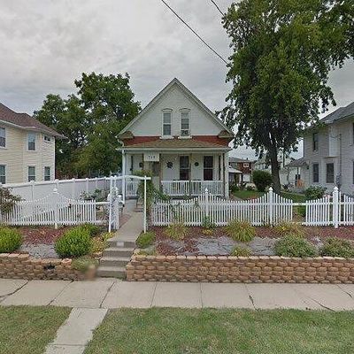 715 18 Th Avenue A, Moline, IL 61265