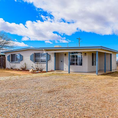 719 N Skyline Dr, Huachuca City, AZ 85616