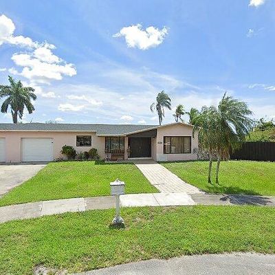 8440 Nw 182 Nd St, Hialeah, FL 33015