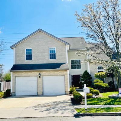 9 Major Dr, Sayreville, NJ 08872