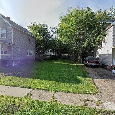 7820 New York Ave, Cleveland, OH 44105