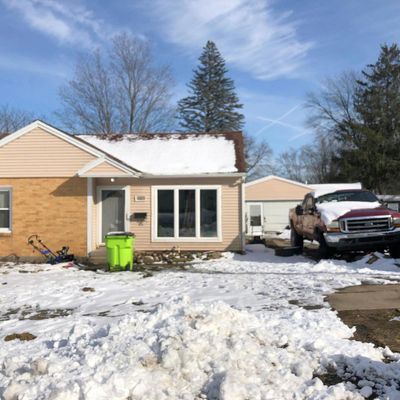 102 S Bower St, Greenville, MI 48838