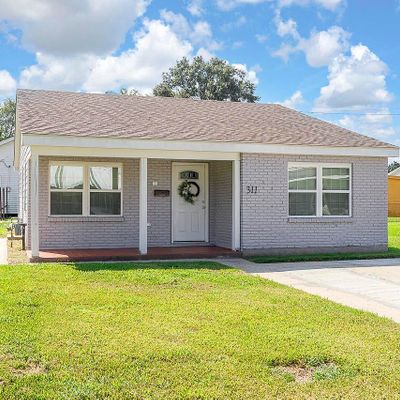 311 Franklin St, Napoleonville, LA 70390