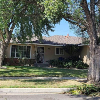 3465 E Lansing Way, Fresno, CA 93726