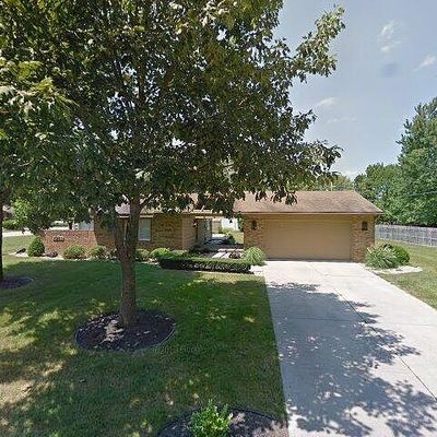 5201 N Leicester Dr, Muncie, IN 47304