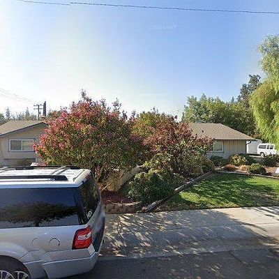 445 W Beech Ave, Visalia, CA 93277