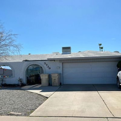 5739 W Tierra Buena Ln, Glendale, AZ 85306