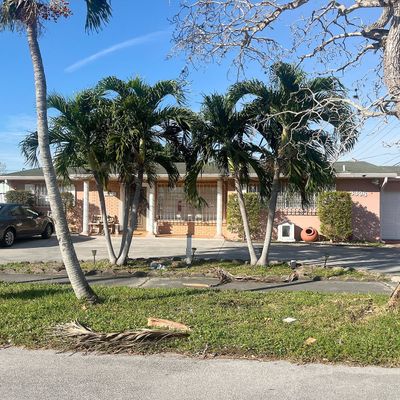 8398 W 14 Th Ave, Hialeah, FL 33014