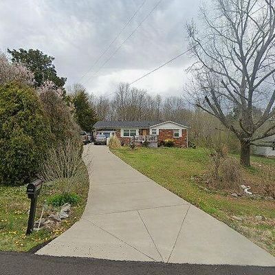 1007 Davidson Dr, Burns, TN 37029