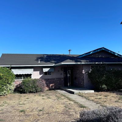 11 Cole Ave, Clovis, CA 93612