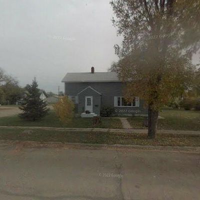 110 1 St St E, Velva, ND 58790