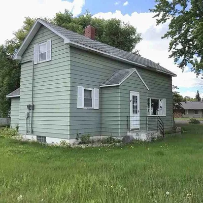 110 1 St St E, Velva, ND 58790