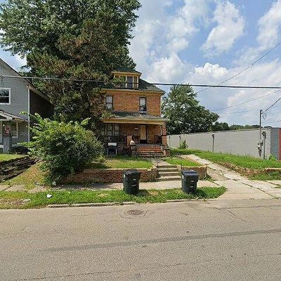 1104 Grant St, Akron, OH 44301