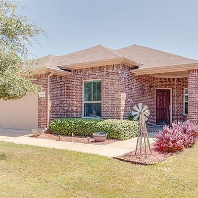 1113 Edgewater Dr, Azle, TX 76020