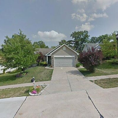 1186 Winter Park Dr, Fenton, MO 63026