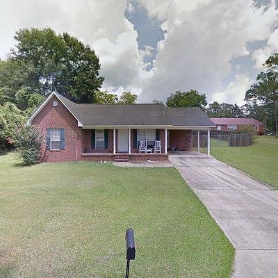 105 Hall St, Wiggins, MS 39577