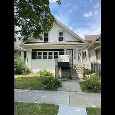 1054 N Lockwood Ave, Chicago, IL 60651