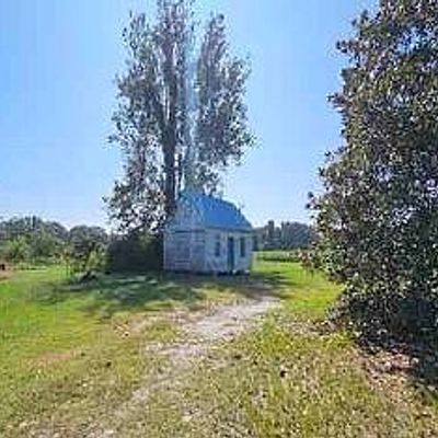 1066 County Line Rd, Belvidere, NC 27919