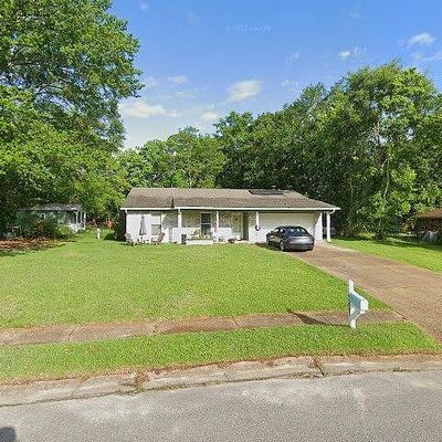 1331 Diller Rd, Ocean Springs, MS 39564