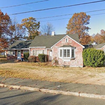 136 Moulton Dr, Lynnfield, MA 01940