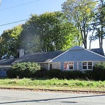 14 Benton St, Middleboro, MA 02346