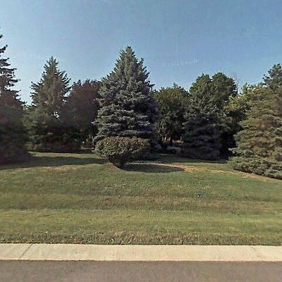 143 Glen Rd, Hawthorn Woods, IL 60047