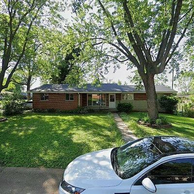 1310 Cardinal Ln, Florissant, MO 63031