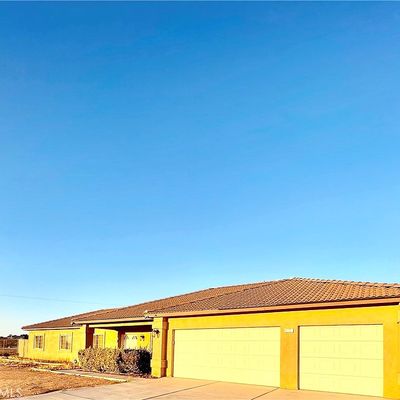 17081 Llanto Rd, Apple Valley, CA 92307