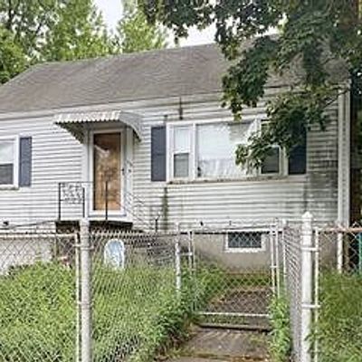 178 Pond St, Braintree, MA 02184