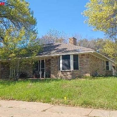 1813 Carrier Pl, Grand Prairie, TX 75050