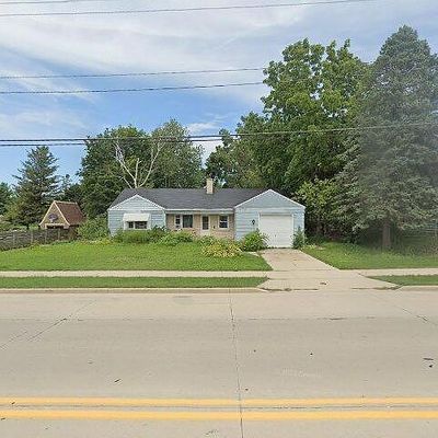 187 W Oak Grove St, Juneau, WI 53039