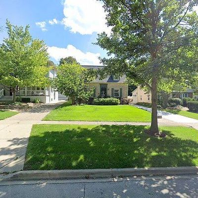 151 Forest Ave, Glen Ellyn, IL 60137