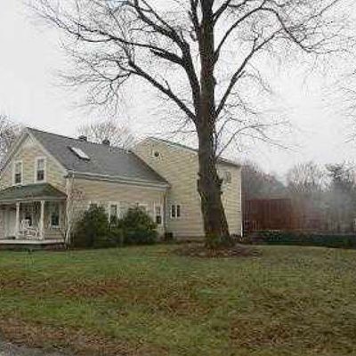 152 Plymouth St, Carver, MA 02330