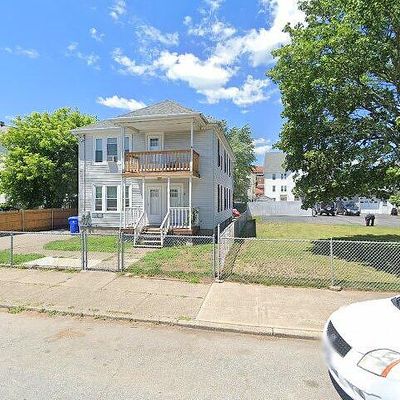 16 Mavis St, Pawtucket, RI 02860