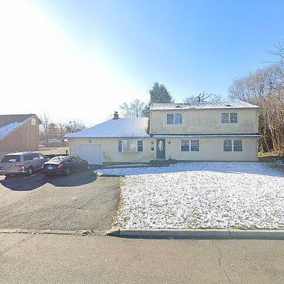 204 Clayton Ter, Paramus, NJ 07652