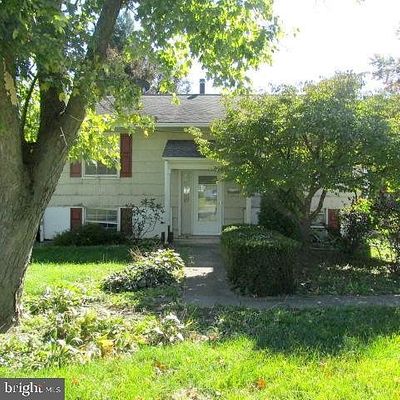 208 Chestnut Rd, West Grove, PA 19390