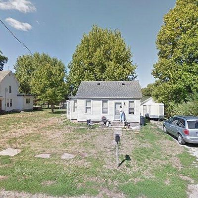 220 N Van Buren St, Blandinsville, IL 61420