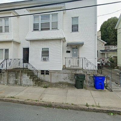 193 County St, Fall River, MA 02723