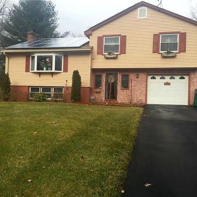 26 Applewood Rd, Bloomfield, CT 06002