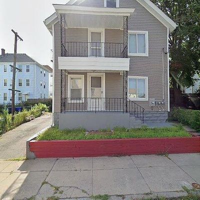 26 Hadwin St, Central Falls, RI 02863