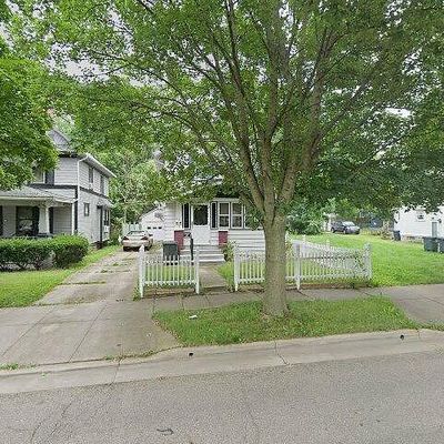 321 Black St, Akron, OH 44306