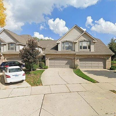 331 Club House Dr, Bloomingdale, IL 60108