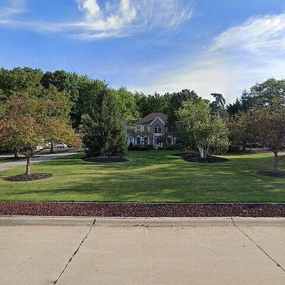 33805 Rosewood Trl, Willoughby Hills, OH 44094