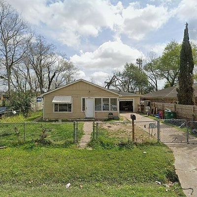 3018 Grovey St, Houston, TX 77026