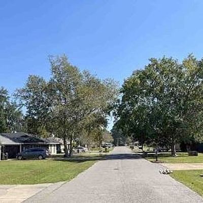 303 Triple Crown Cir, Carencro, LA 70520