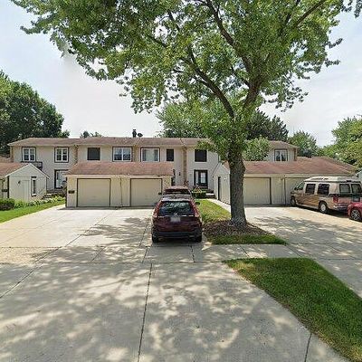 306 Edgewater Dr, Bloomingdale, IL 60108