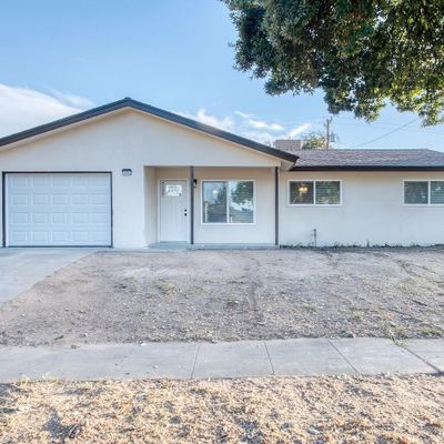 3085 W Hampton Way, Fresno, CA 93722