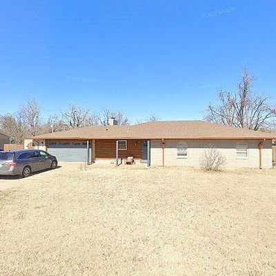 315 E Mohr Ln, Mustang, OK 73064