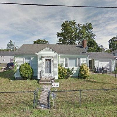 41 North St, Riverside, RI 02915