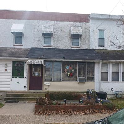 423 Iroquois St, Essington, PA 19029